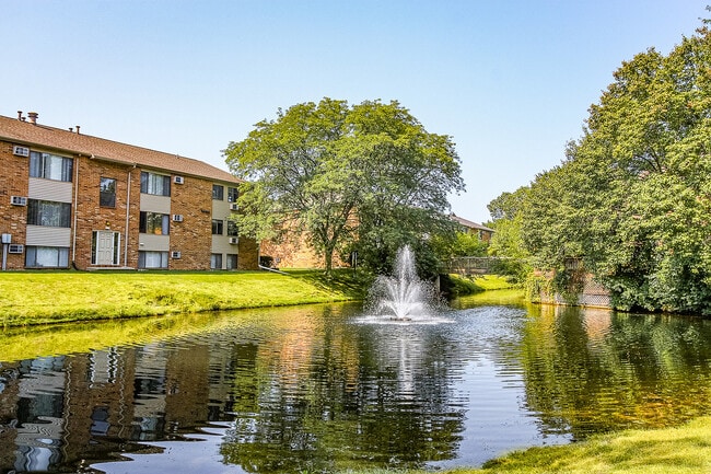 Building Photo - Ashton Lake Apartments