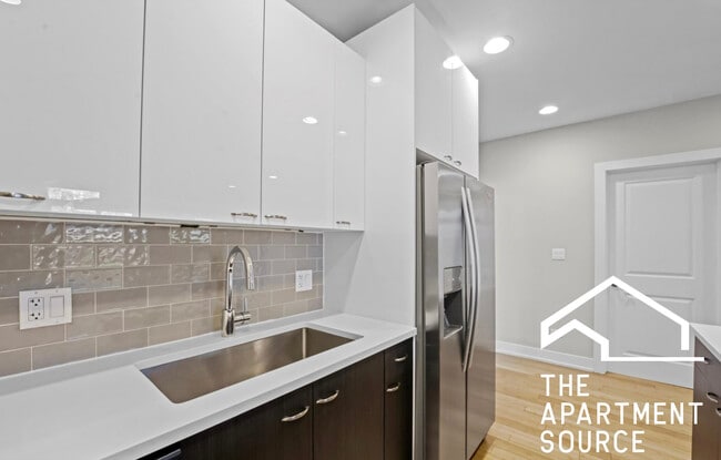 Photo - 1337 W Walton St Unit 1R