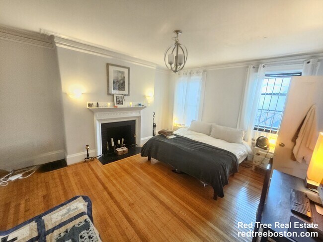 Photo - 429 Marlborough St Unit 3A