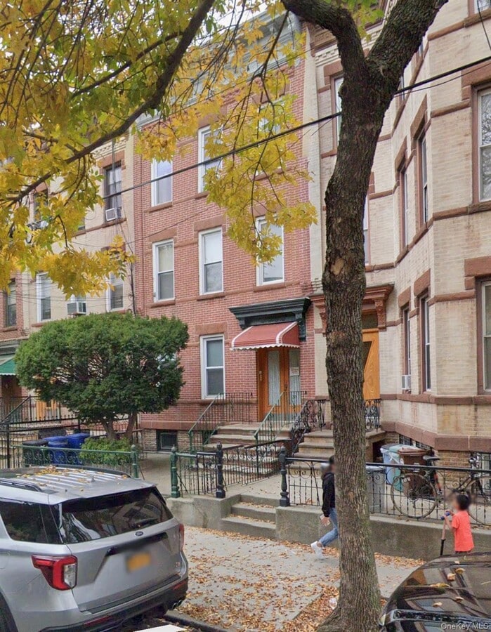 Photo - 17-37 Grove St