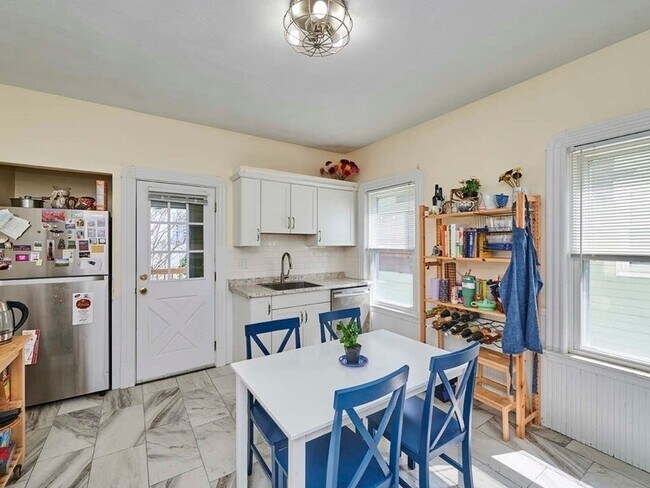 Photo - 48 Wordsworth St Unit 1