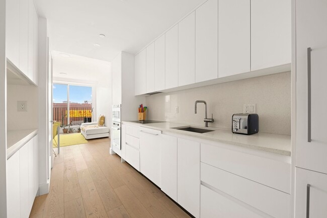 Building Photo - 95 Grattan St