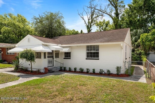 Photo - 1424 W 9th St