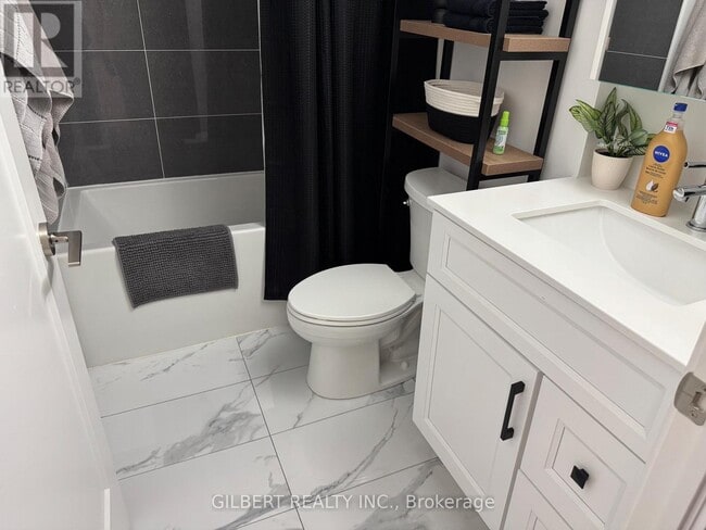 Photo - 95 Oneida Crescent Unit 301