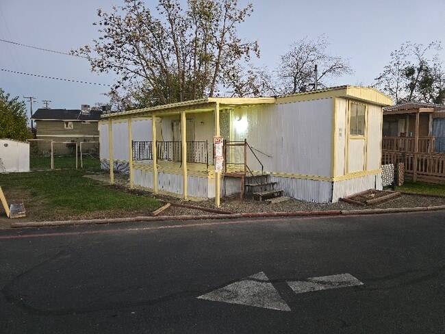 Photo - 2065 Atwater Blvd