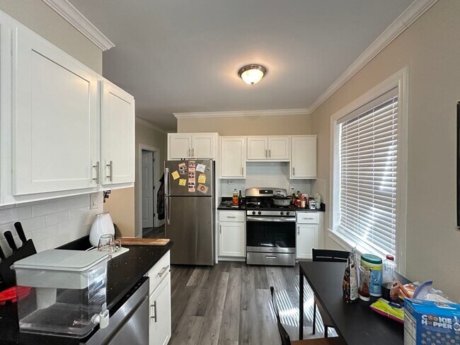 Photo - 648.5 W Roscoe St Unit S3