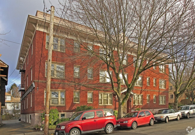 Lincoln Court
