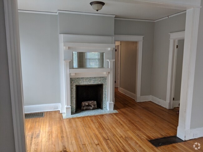 Building Photo - 32 Pawling Avenue Unit 1 Rental