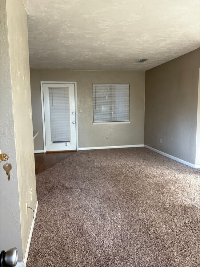 Photo - North Pointe Apts Unit C