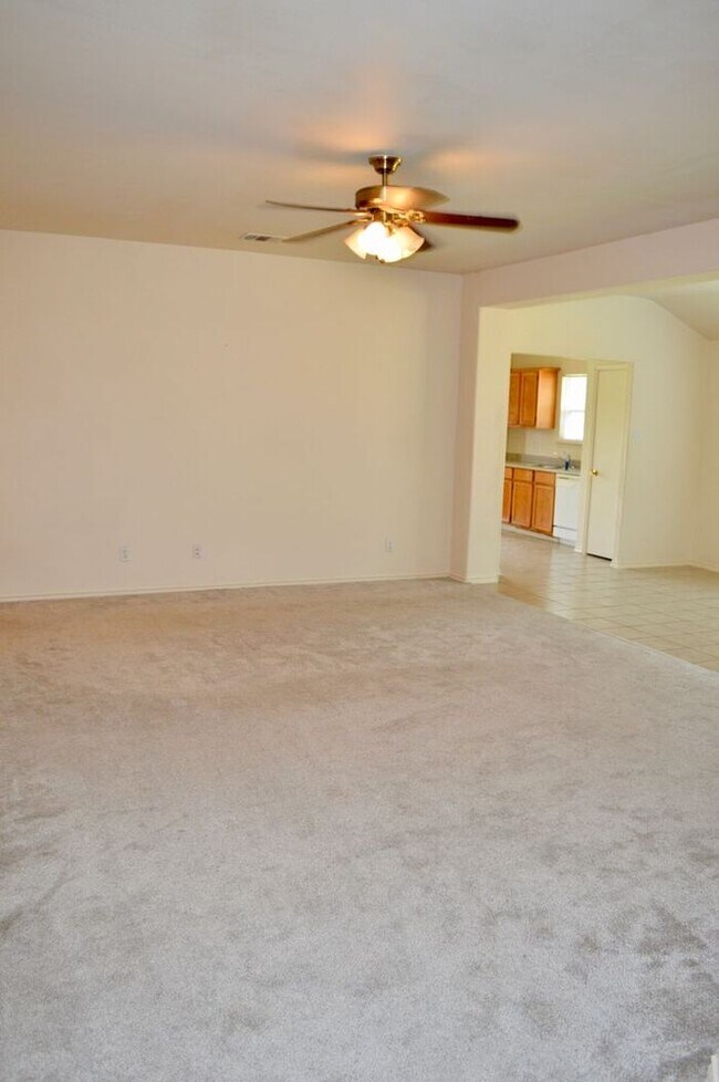 Charming 4 bed 2 bath between N Foster and... House House Rental in