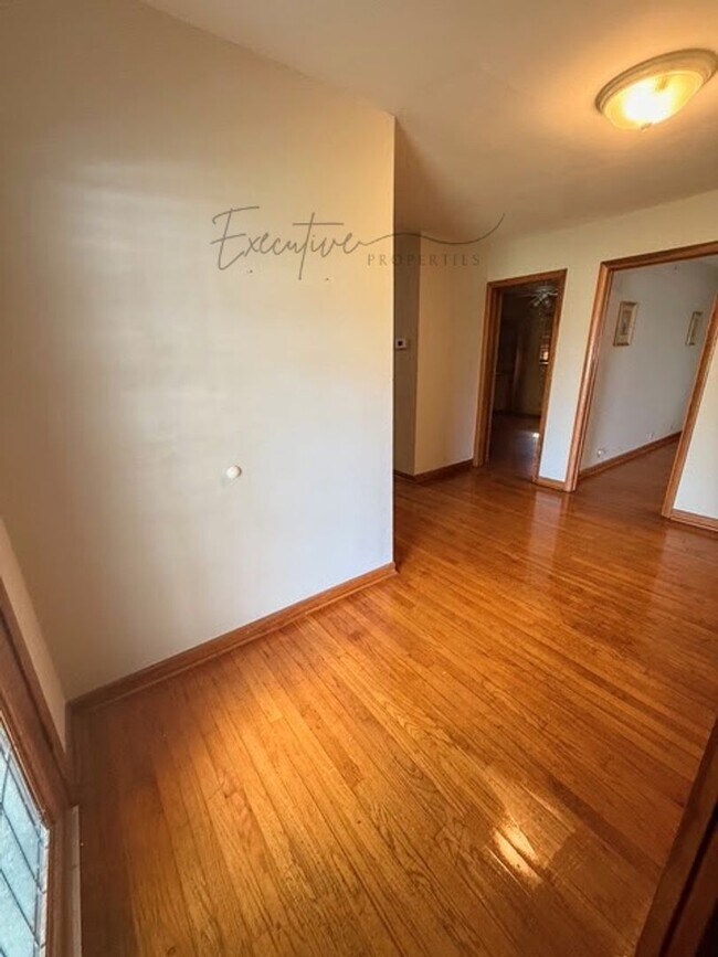 Photo - 4-Bedroom Family Home in a Quiet Sulphur Neighborhood