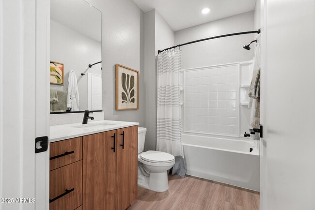 Photo - 1297 E Broadway Ave