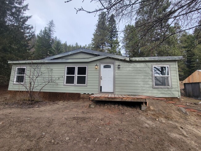 2 Bedroom, 2 Bathroom in the Cusick Countr... - 2 Bedroom, 2 Bathroom in the Cusick Countr... House