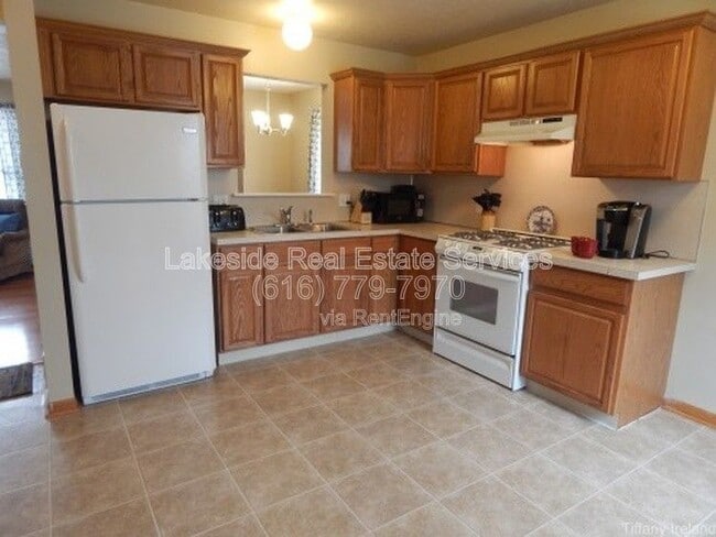 Photo - 711 Logan St SE