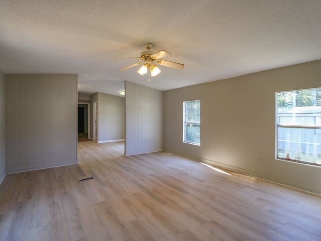 Photo - Completely Updated 3BR/2BA Trailer in Musc...