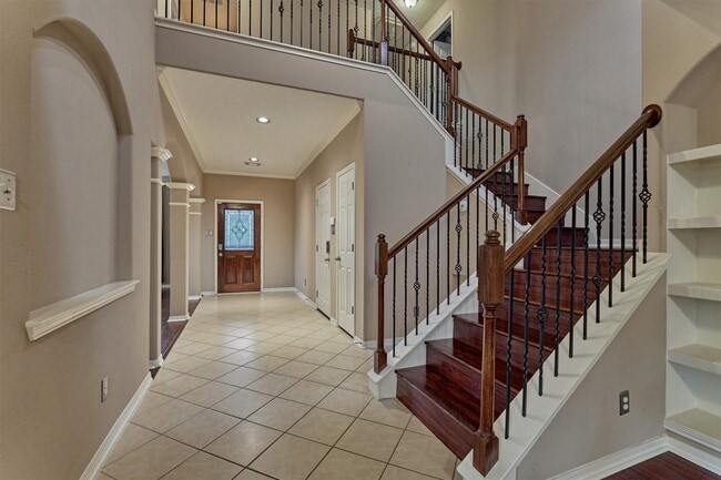 Photo - 8406 Oak Villa Ct