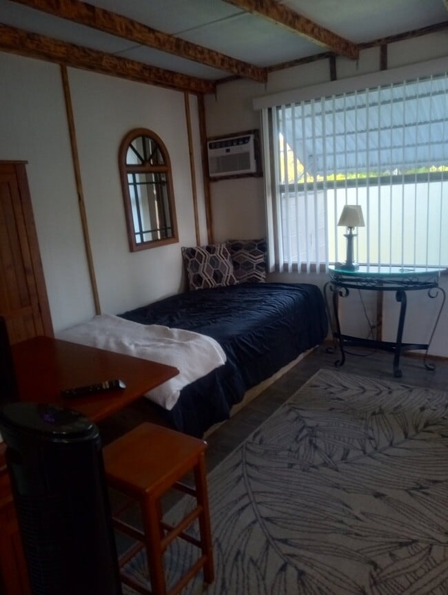 Photo - 200 NW 48th Ct