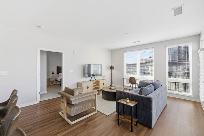 Photo - 421 E Market St Unit ID1384021P