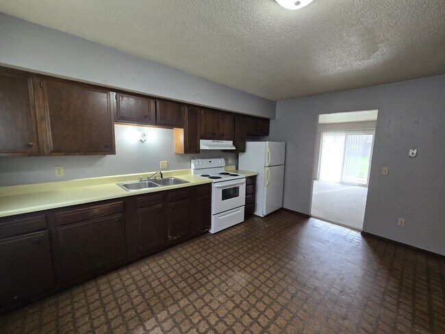 Photo - 101 16th Ave NW