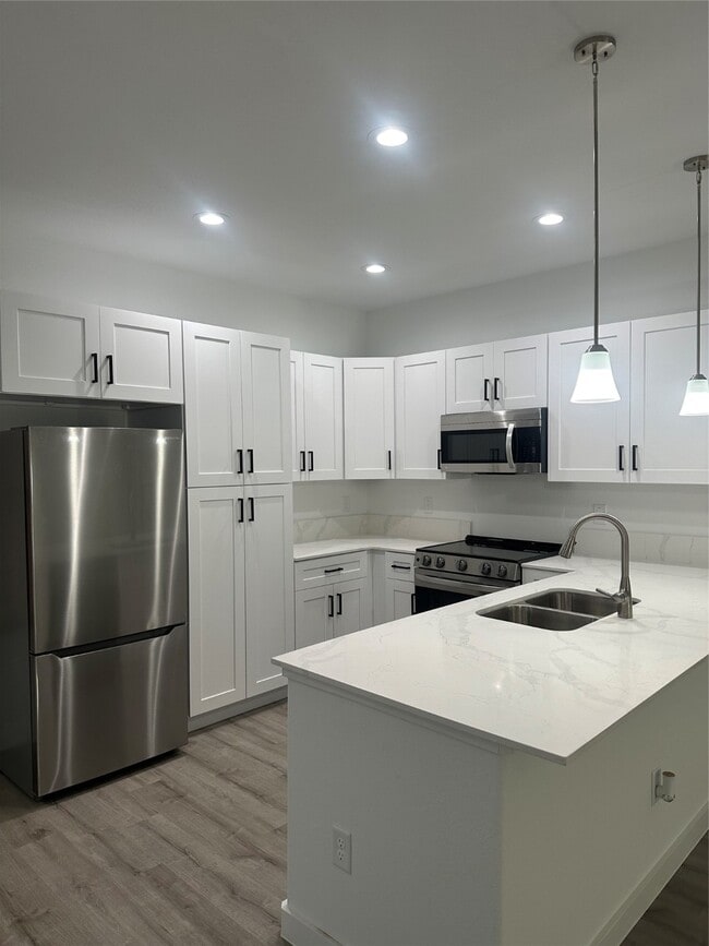 Building Photo - 7813 Hirsch Rd Rental