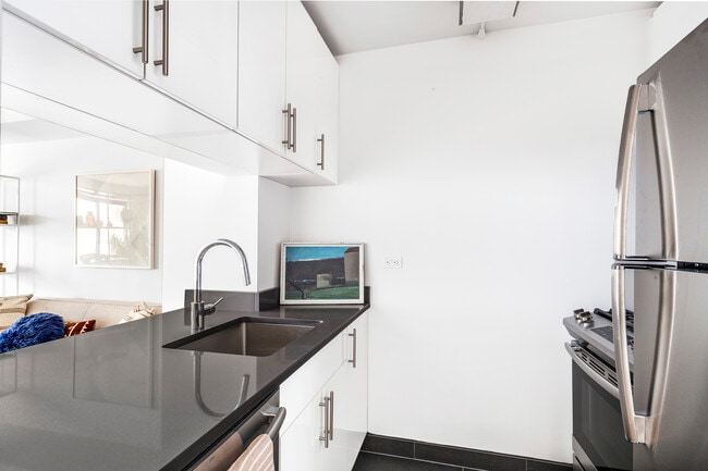 Photo - 200 East 87th Street