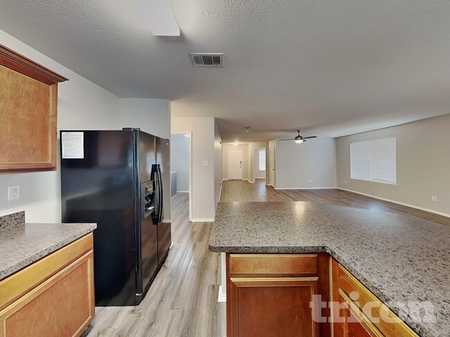 Photo - 208 Silver Spur Dr