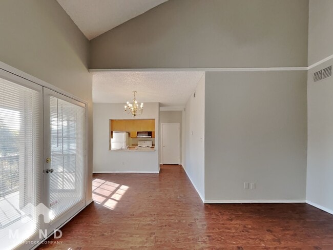 Photo - 9747 Whitehurst Dr Unidad 108