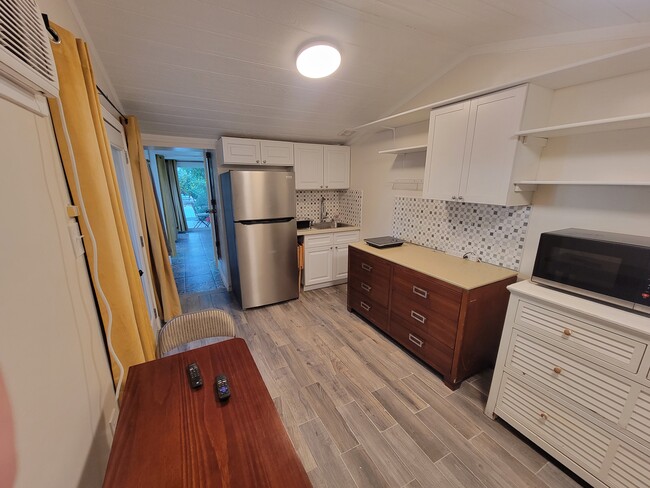 Photo - 11001 Darby Ave