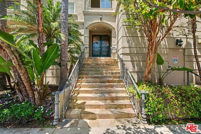Photo - 1830 Pelham Ave