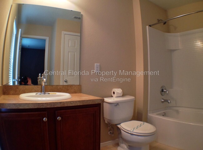 Photo - 210 Silverglen Ln