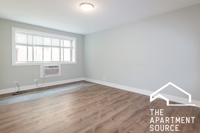 Photo - 544 W Surf St