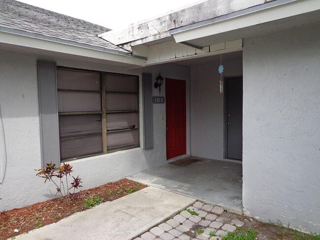 Building Photo - 1313 The 12th Fairway Unit 1