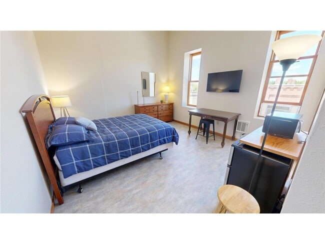 Building Photo - 542 Benson Ave SW Unit 208ensuite