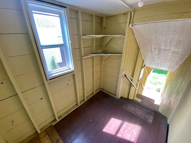 Photo - 1415 Ferry St