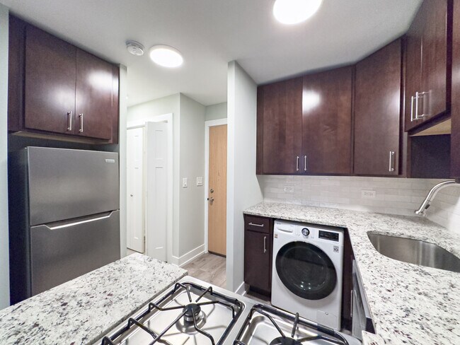 Photo - 448 W Barry Ave Unit 812