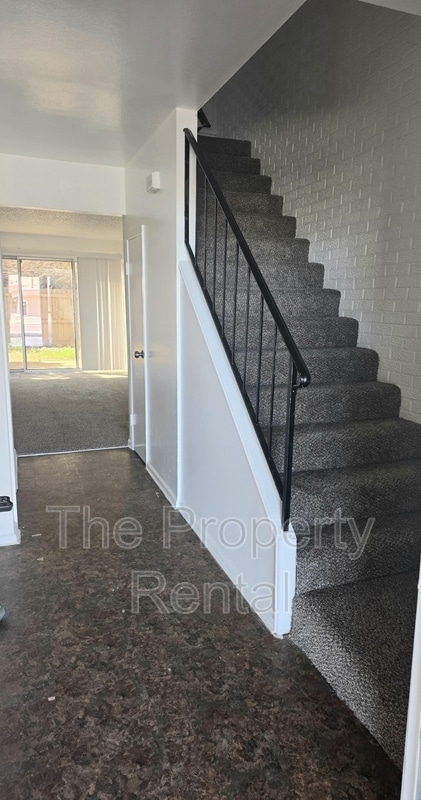 Building Photo - 1003 N Grandview Ave