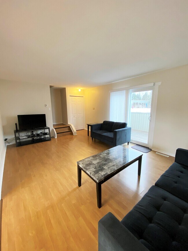 30 Little Wedeene St