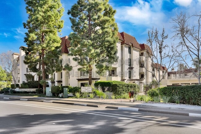 Building Photo - Upgraded Top-Floor 2 bed/ 2 bath with Pool... Unit 4415 Rental