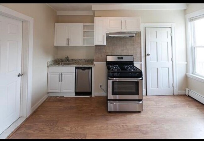 Photo - 320 Maverick St Unit 2