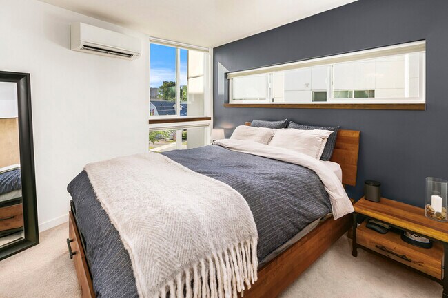 Photo - 208 16th Ave