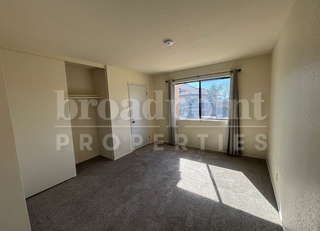 Photo - 2148 Skyview Glen