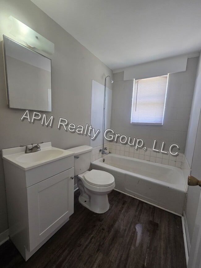 Photo - Renovated apartment in downtown Columbia -...