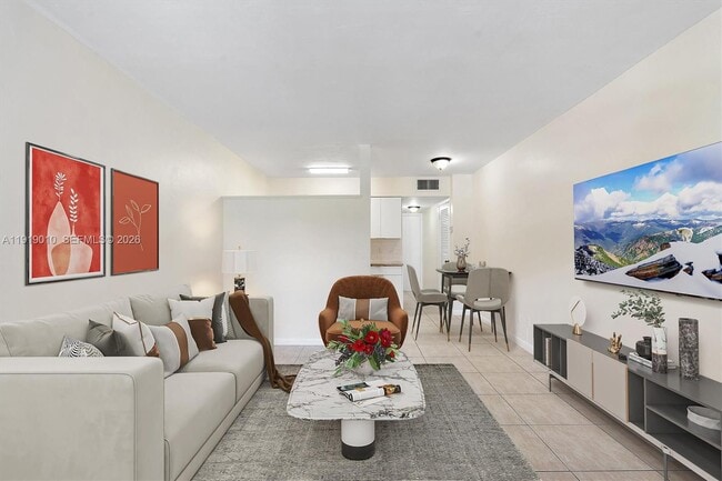 Building Photo - 1715 N 16th Ave Unit 215