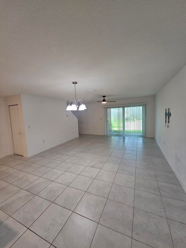 6765 Broadwater Ln