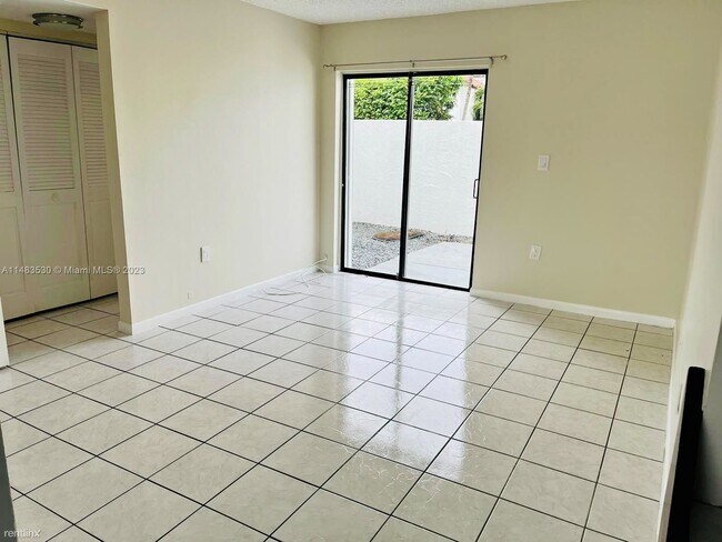 Photo - 3 br, 2.5 bath House - 1341 SW 124th Ct # 4-E