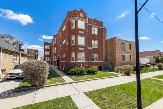 7953 S Wolcott Ave