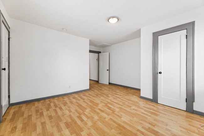 Photo - 1339 S Sycamore Ave