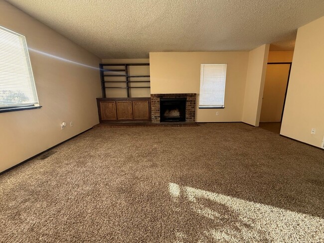 Photo - 925 Gellatly St Unit 1