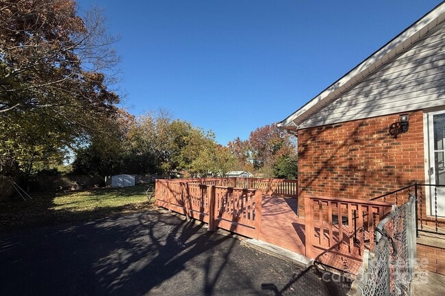 Photo - 6126 Cherrycrest Ln