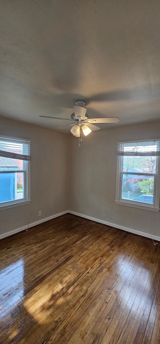 Photo - 4504 Terrace St